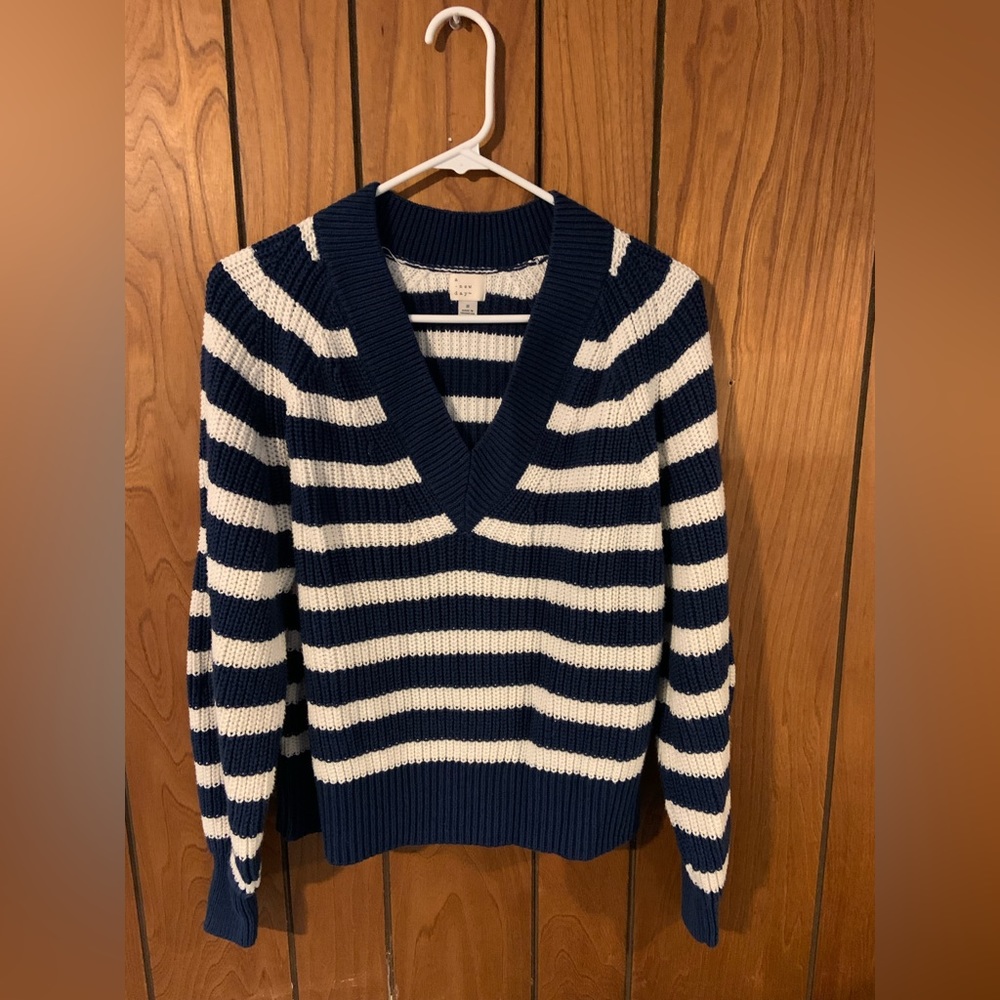 V neck striped sweater